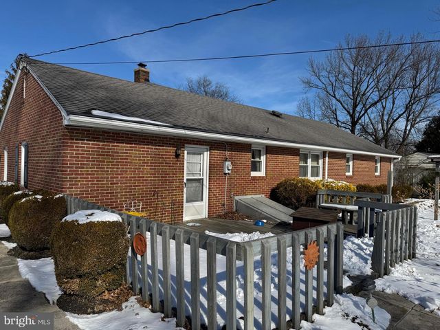 900 CARDINAL RD, Lancaster, PA 17601