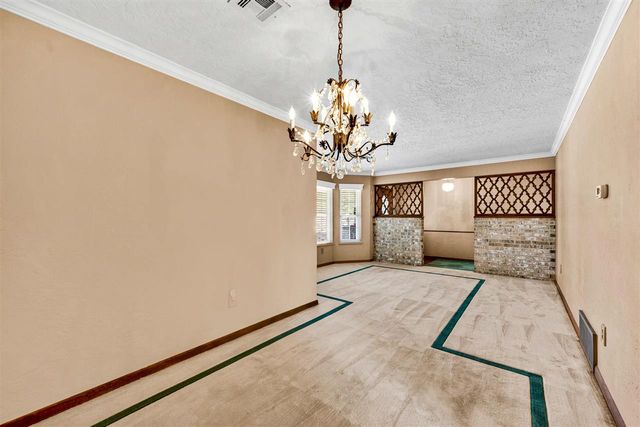 4104 NW Currell Dr, Lawton, OK 73505