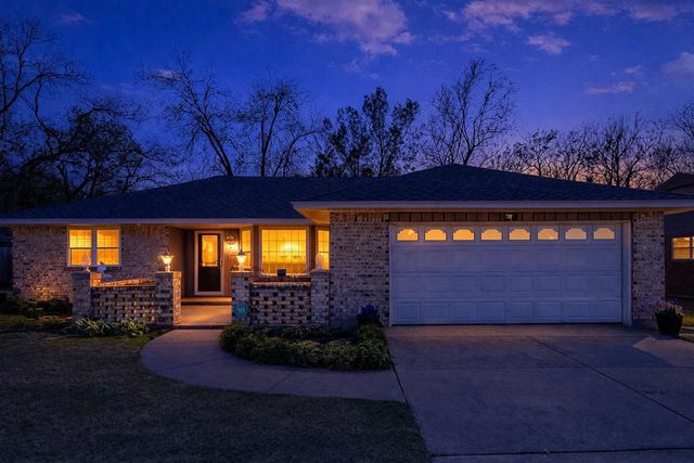 4104 NW Currell Dr, Lawton, OK 73505