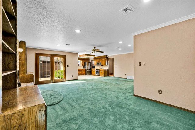 4104 NW Currell Dr, Lawton, OK 73505