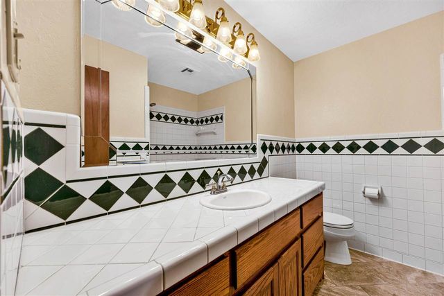 4104 NW Currell Dr, Lawton, OK 73505