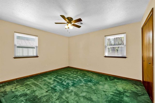 4104 NW Currell Dr, Lawton, OK 73505