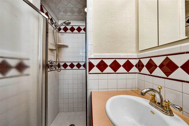 4104 NW Currell Dr, Lawton, OK 73505