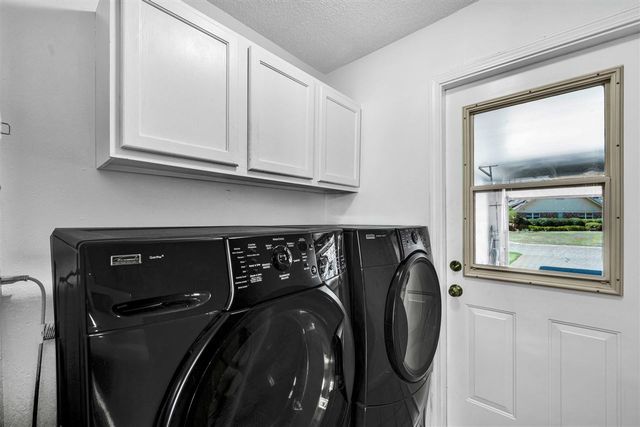 4104 NW Currell Dr, Lawton, OK 73505