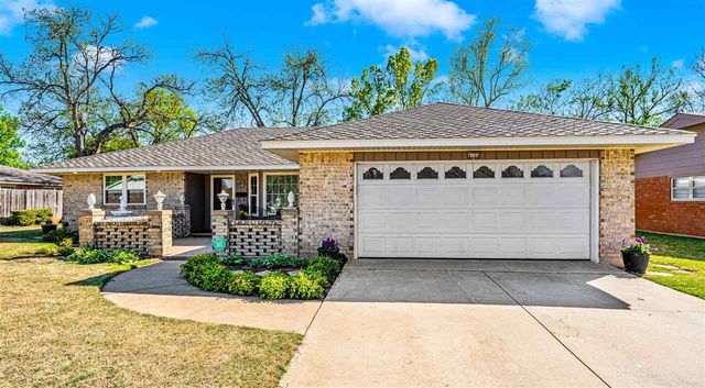4104 NW Currell Dr, Lawton, OK 73505