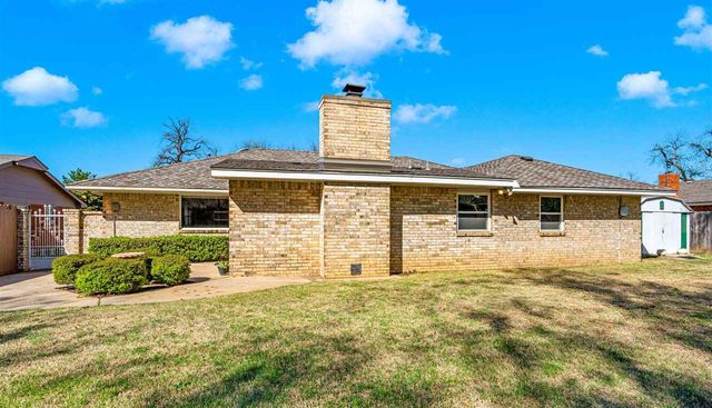 4104 NW Currell Dr, Lawton, OK 73505