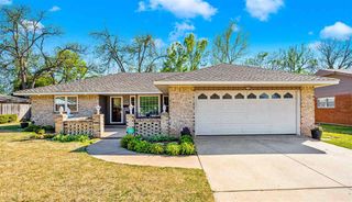 4104 NW Currell Dr, Lawton, OK 73505