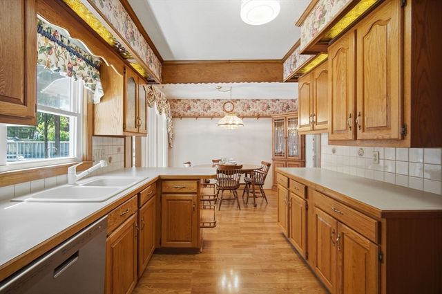 185 Marmon Street, Springfield, MA 01129