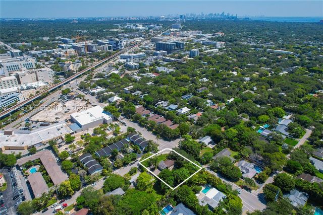 6200 SW 78th St, South Miami, FL 33143