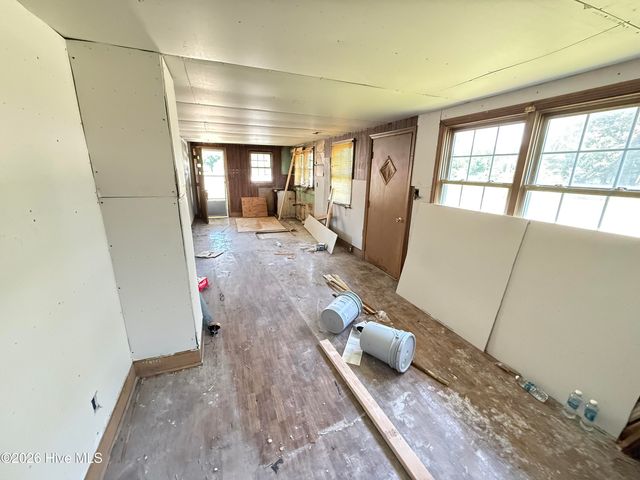 201 County Road, Mount Olive, NC 28365