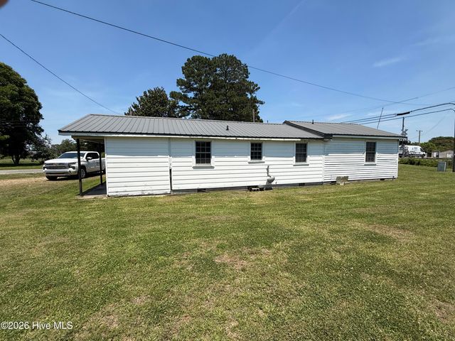 201 County Road, Mount Olive, NC 28365