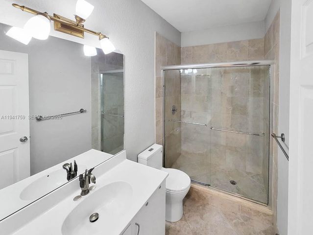 75 Gulfstream Rd 211B, Dania Beach, FL 33004