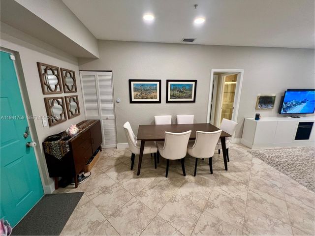 75 Gulfstream Rd 211B, Dania Beach, FL 33004