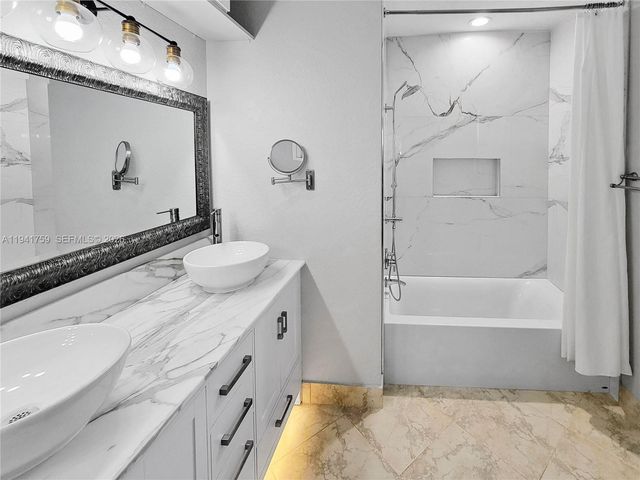 75 Gulfstream Rd 211B, Dania Beach, FL 33004