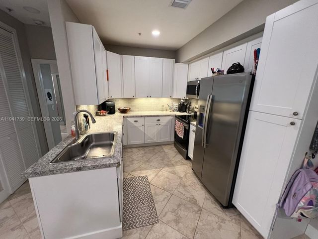 75 Gulfstream Rd 211B, Dania Beach, FL 33004