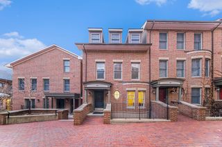 140 Ashley Mews Drive, Ann Arbor, MI 48104