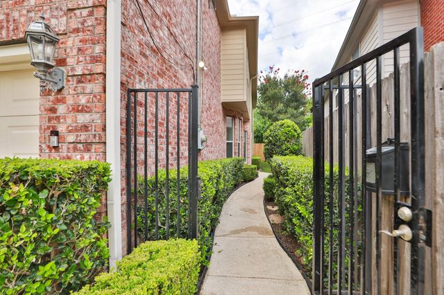4256 Childress Street, Houston, TX 77005