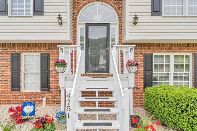 4751 Westvale RD NE, Roanoke, VA 24019