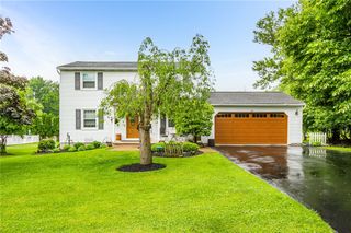 288 N Pleasant Street, Canandaigua-town, NY 14424