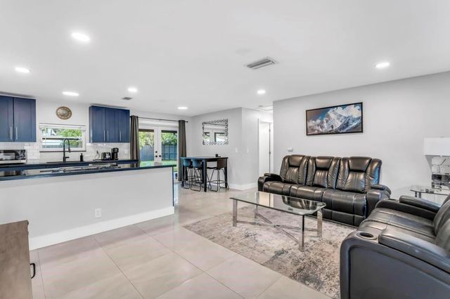 5070 SW 94 Terrace, Cooper City, FL 33328