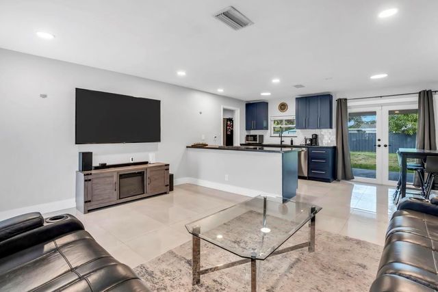 5070 SW 94 Terrace, Cooper City, FL 33328