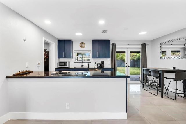 5070 SW 94 Terrace, Cooper City, FL 33328