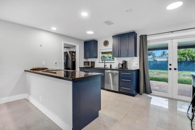 5070 SW 94 Terrace, Cooper City, FL 33328