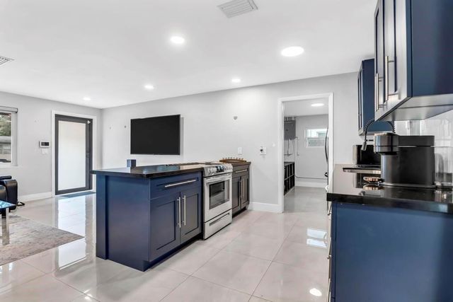 5070 SW 94 Terrace, Cooper City, FL 33328