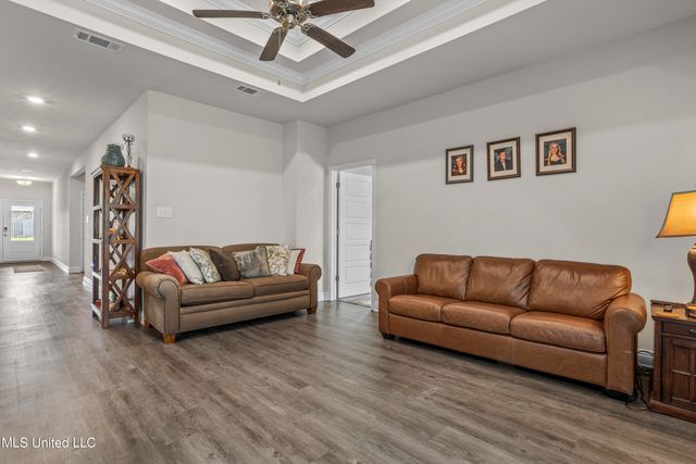 5529 Overland Drive, Biloxi, MS 39532