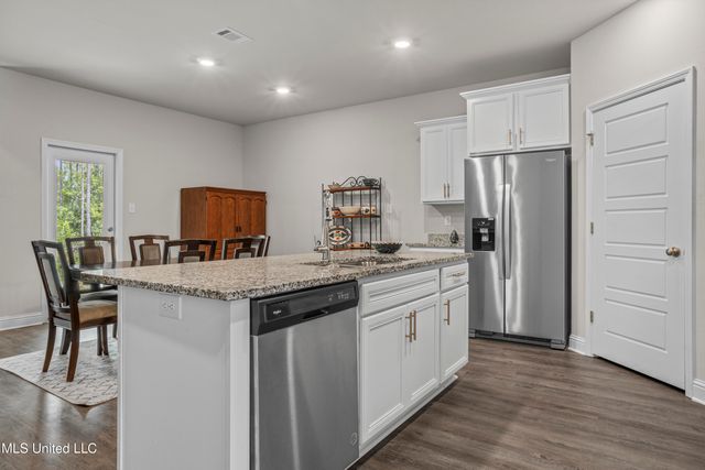 5529 Overland Drive, Biloxi, MS 39532