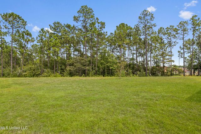 5529 Overland Drive, Biloxi, MS 39532