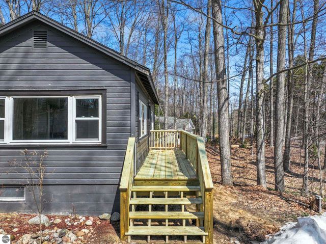 510 S Three Mile Road, Traverse City, MI 49696