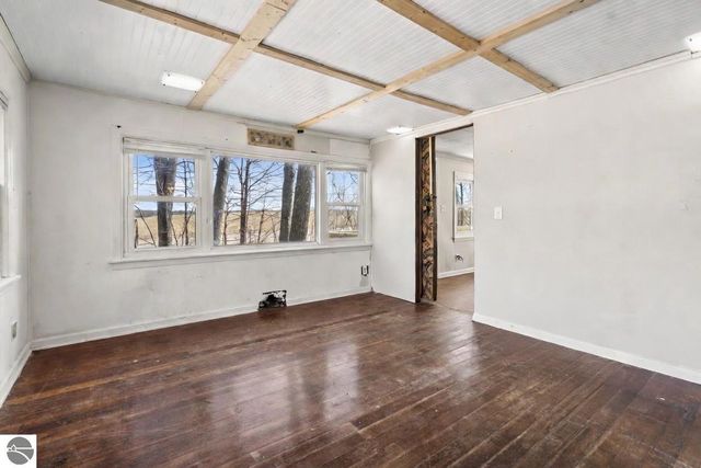 510 S Three Mile Road, Traverse City, MI 49696