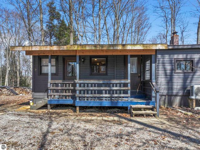 510 S Three Mile Road, Traverse City, MI 49696