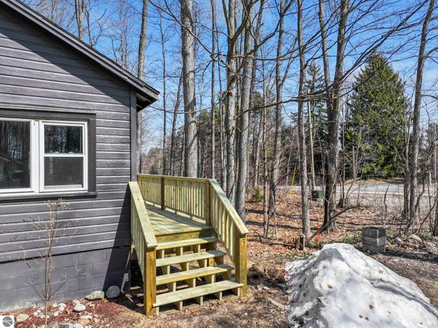 510 S Three Mile Road, Traverse City, MI 49696