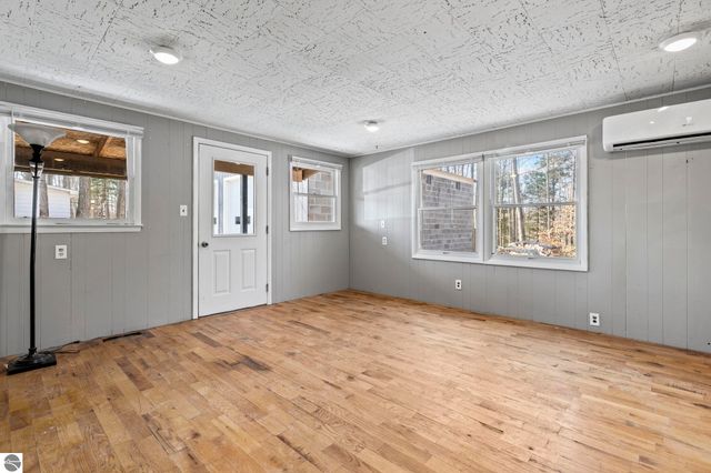 510 S Three Mile Road, Traverse City, MI 49696