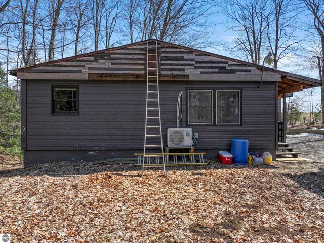 510 S Three Mile Road, Traverse City, MI 49696