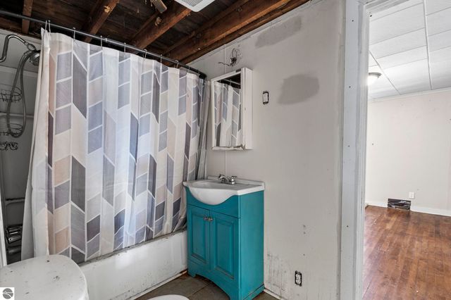 510 S Three Mile Road, Traverse City, MI 49696