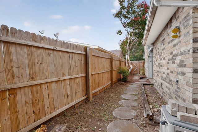 4625 Nervin Street, The Colony, TX 75056