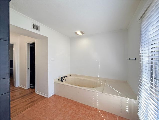 3201 Traylor Blvd, Rockport, TX 78382