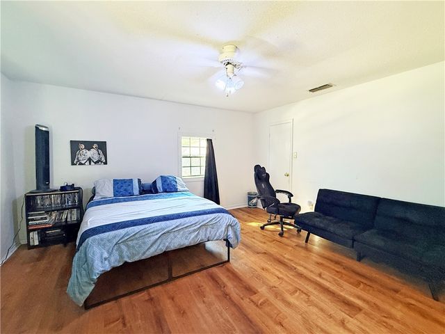 3201 Traylor Blvd, Rockport, TX 78382