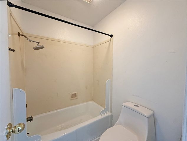 3201 Traylor Blvd, Rockport, TX 78382