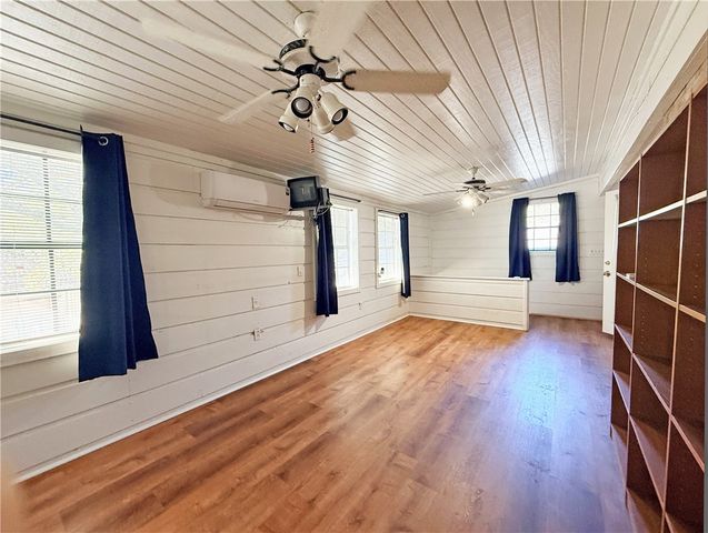 3201 Traylor Blvd, Rockport, TX 78382