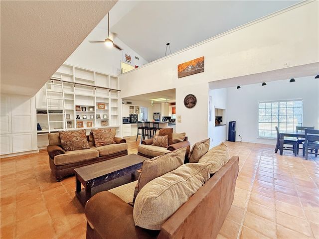 3201 Traylor Blvd, Rockport, TX 78382