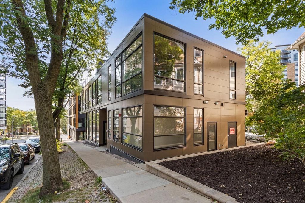 210 S Hamilton Street, Madison, WI 53703