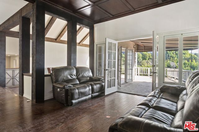 1478 Sunset Plaza Drive, Los Angeles, CA 90069