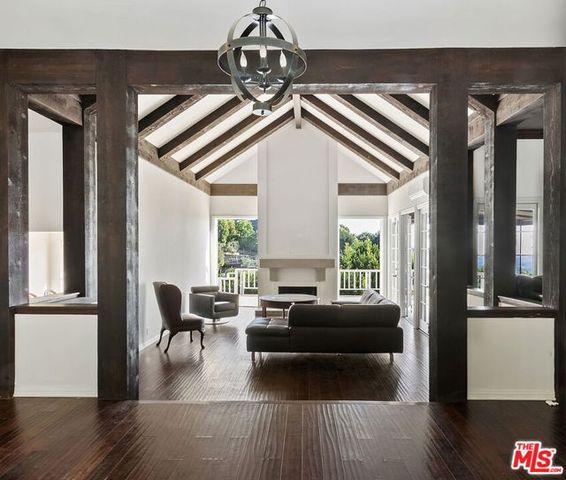 1478 Sunset Plaza Drive, Los Angeles, CA 90069