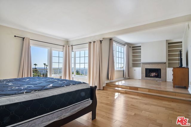 1478 Sunset Plaza Drive, Los Angeles, CA 90069