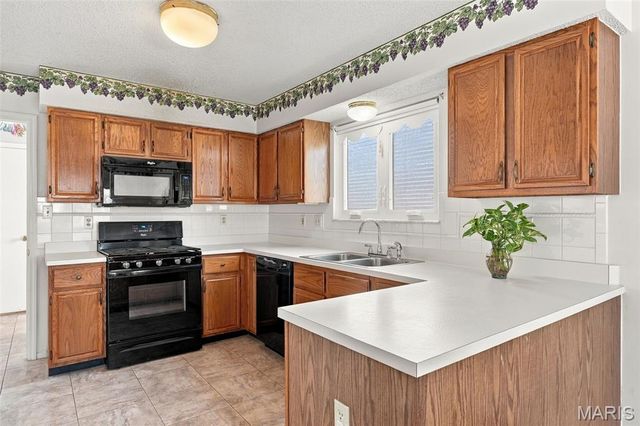 884 Chestnut Oak Drive, St Charles, MO 63303
