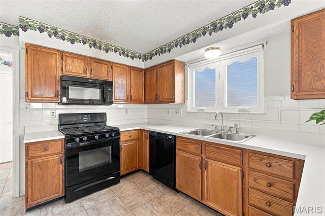 884 Chestnut Oak Drive, St Charles, MO 63303